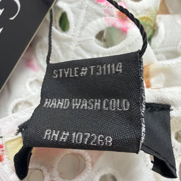 Gracia Womens White Floral Eyelet Lace Peplum Top  Size M - Picture 11 of 15